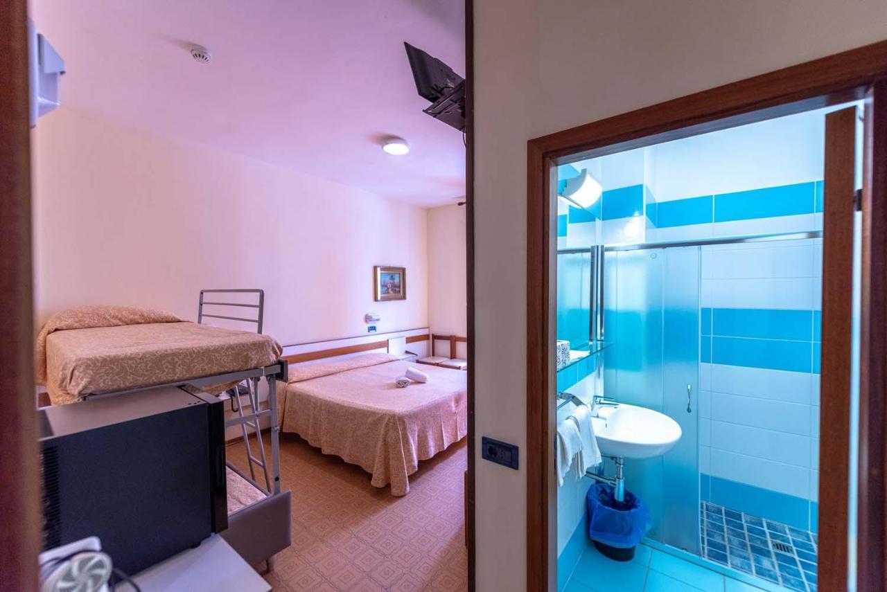 Hotel Atlantic Giulianova Exterior photo